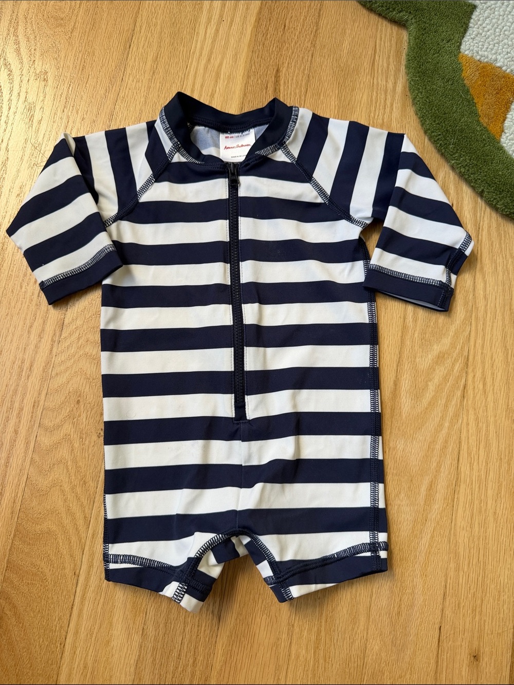 Hanna andersson navy and white stripe rashguard 60cm/3-6m